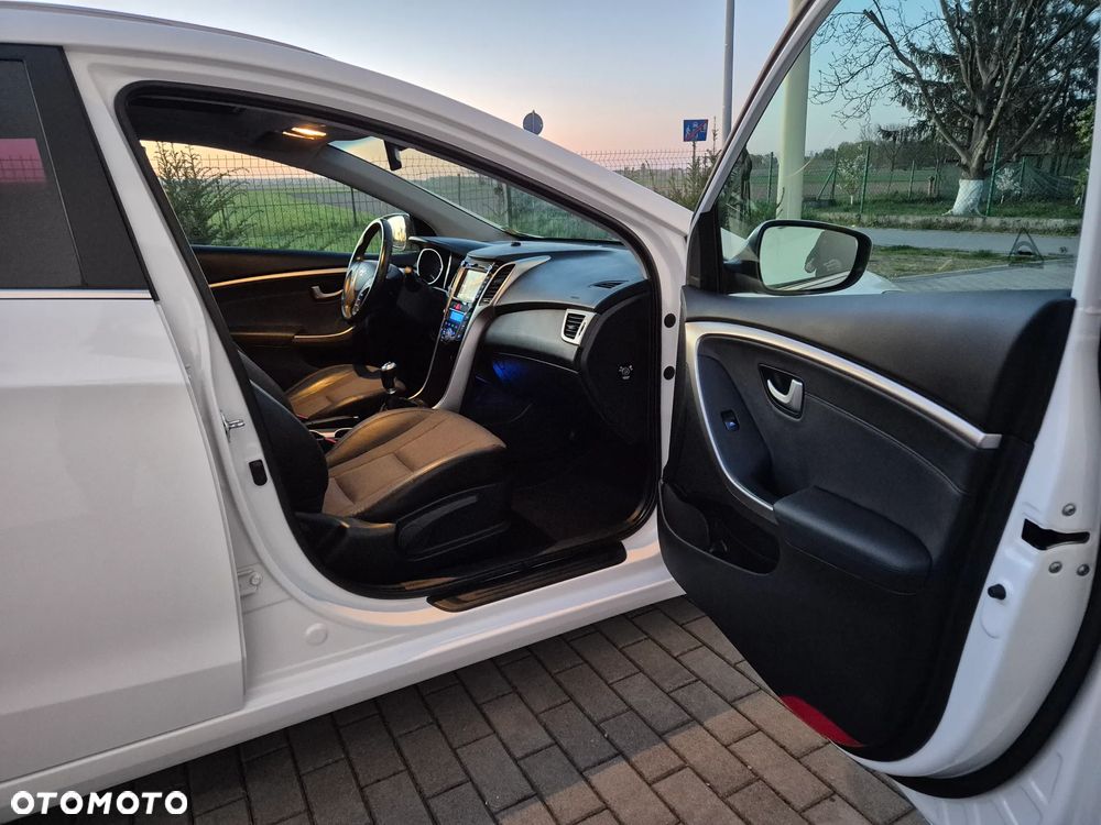 Hyundai i30 1.6 CRDi Premium - 25
