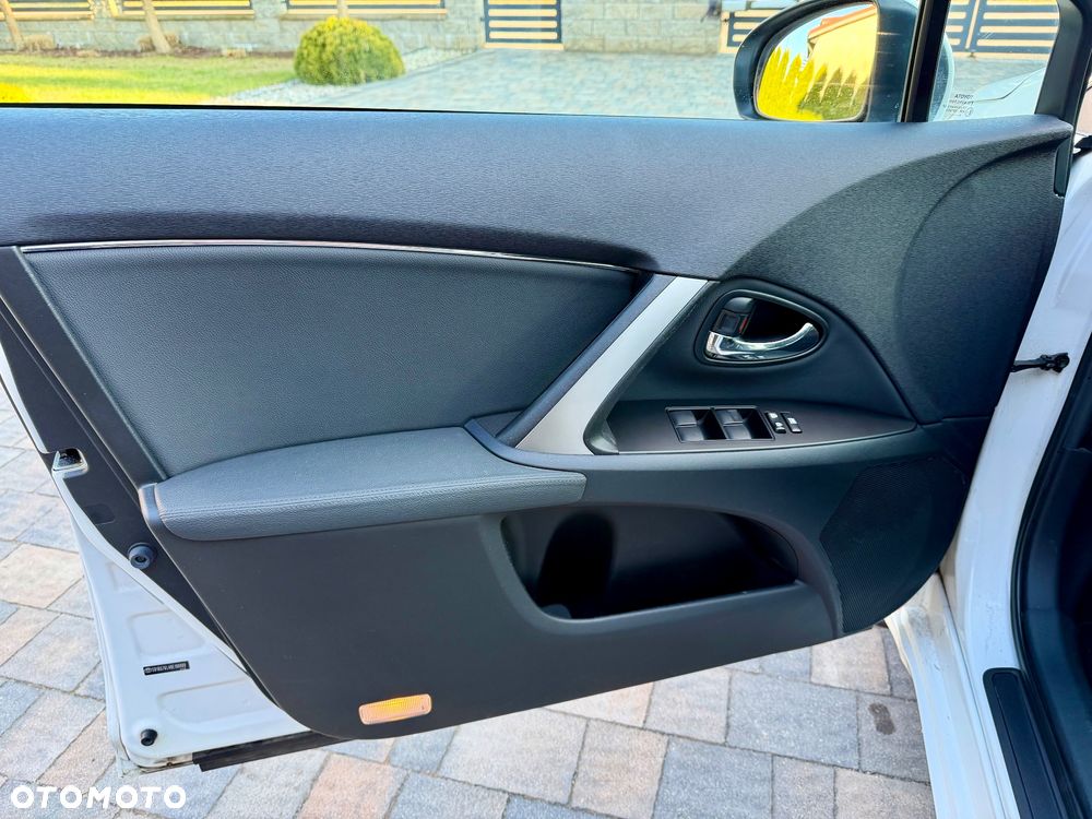 Toyota Avensis 1.8 Sol NAVI - 14