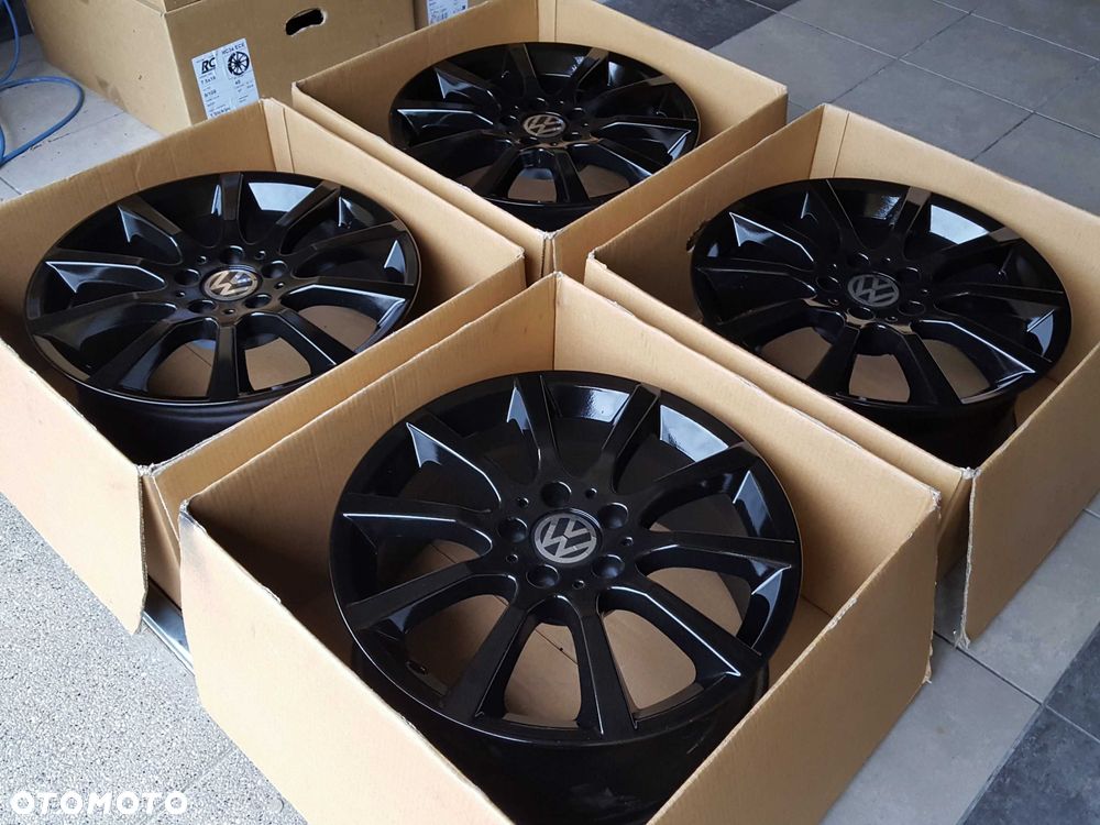 Alufelgi 17 5x112 VW Golf Passat Touran Jetta Caddy T-Roc Czarne 738# - 5