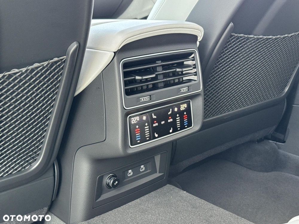 Audi SQ8 - 32