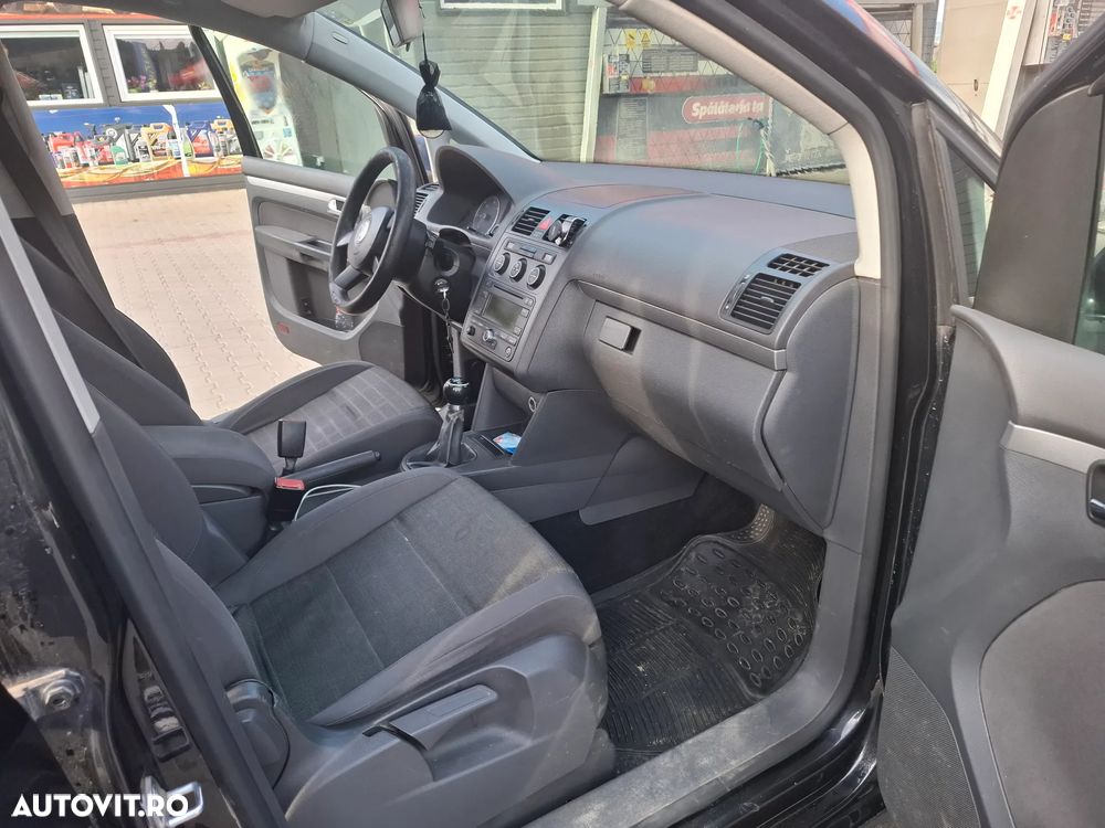 Volkswagen Touran - 6