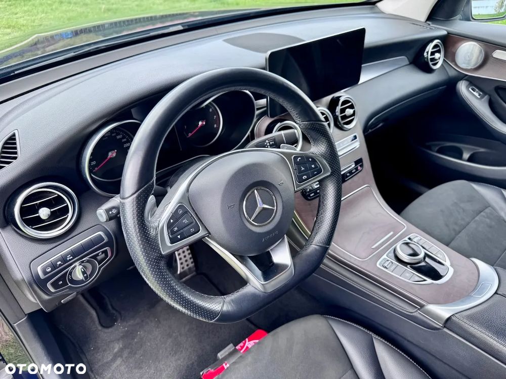 Mercedes-Benz GLC 250 4Matic 9G-TRONIC AMG Line - 19