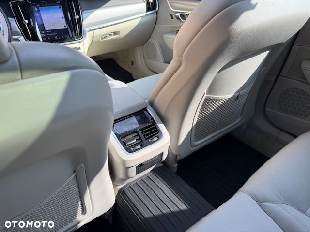 Volvo V90 D4 Geartronic Momentum - 17