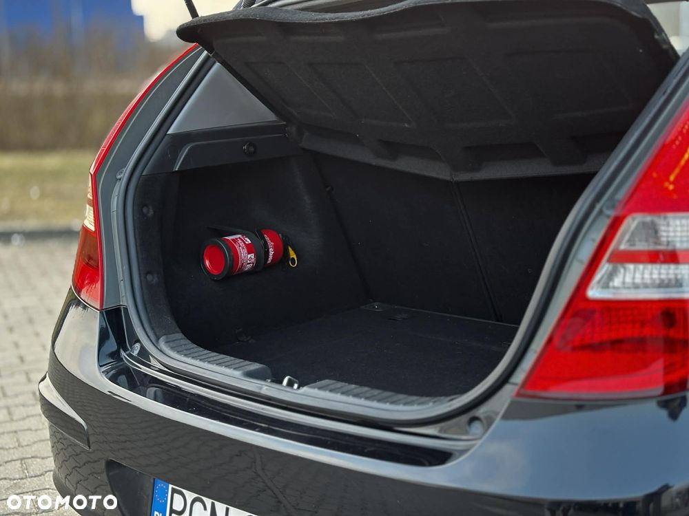 Hyundai i30 1.4 Base + - 37