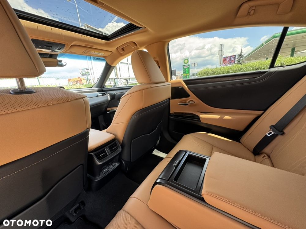 Lexus ES 300h Prestige - 21