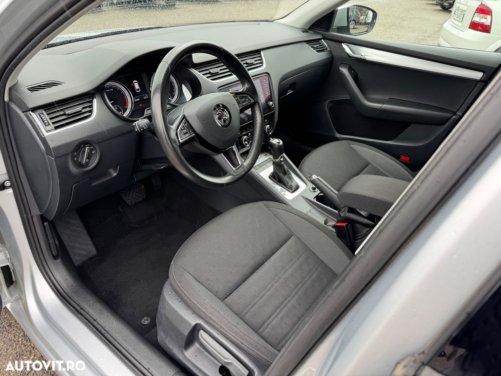 Skoda Octavia 2.0 TDI DSG Premium Edition - 26