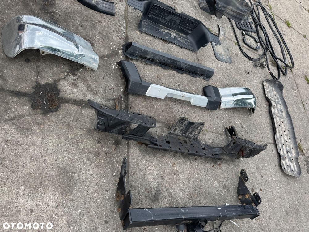 Toyota hilux 8 wszystkie części  wąż węże klimy przód przednie wzmocnienie środek plastiki - 3