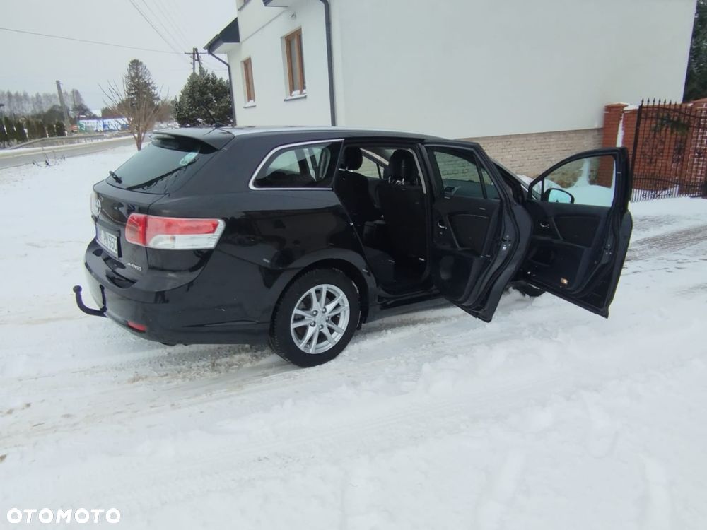 Toyota Avensis 1.8 Executive - 11