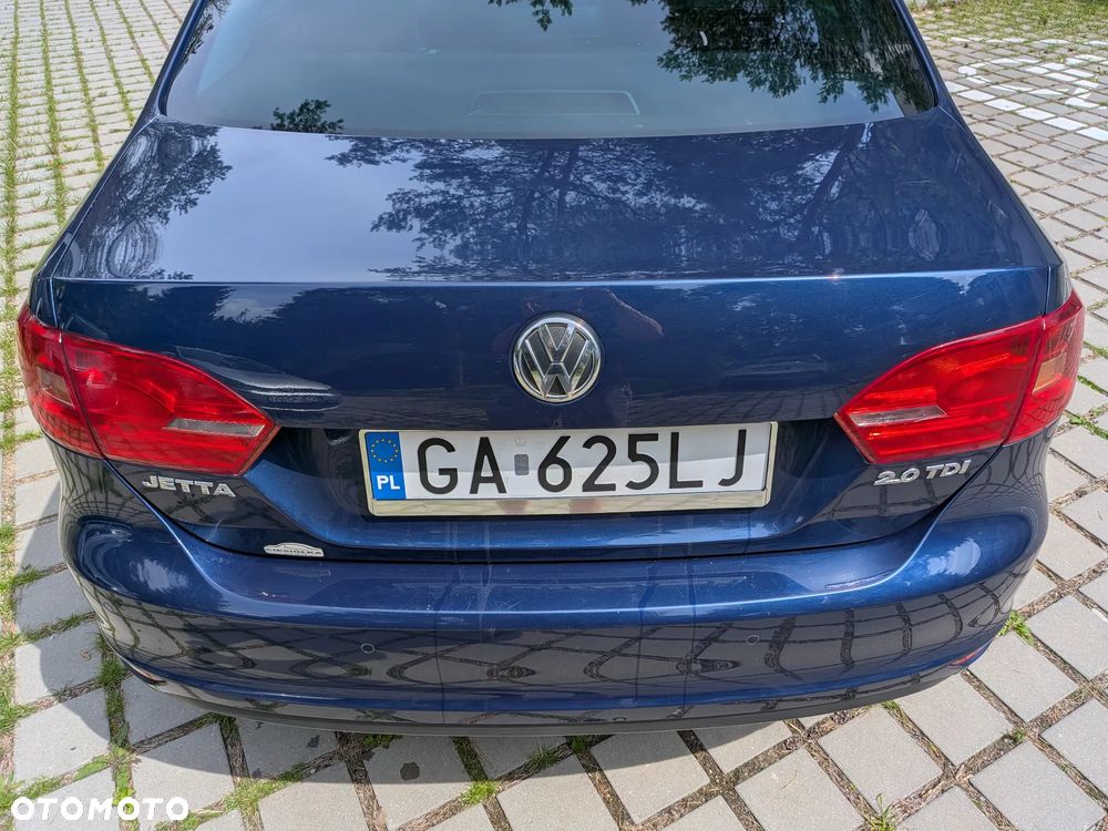 Volkswagen Jetta 2.0 TDI Highline - 15