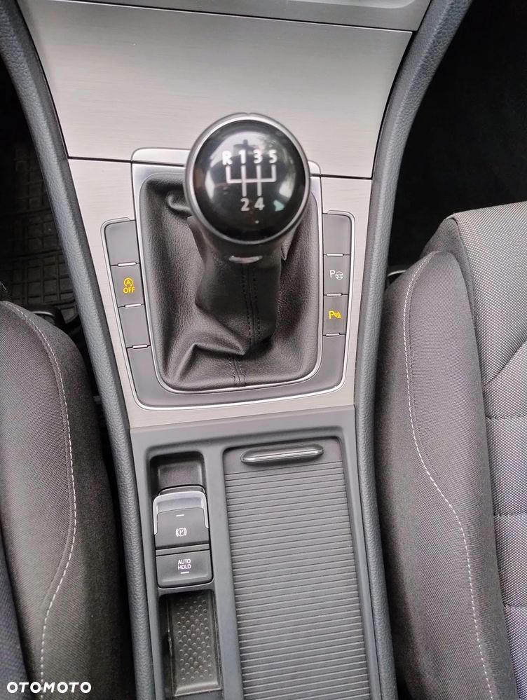Volkswagen Golf - 18
