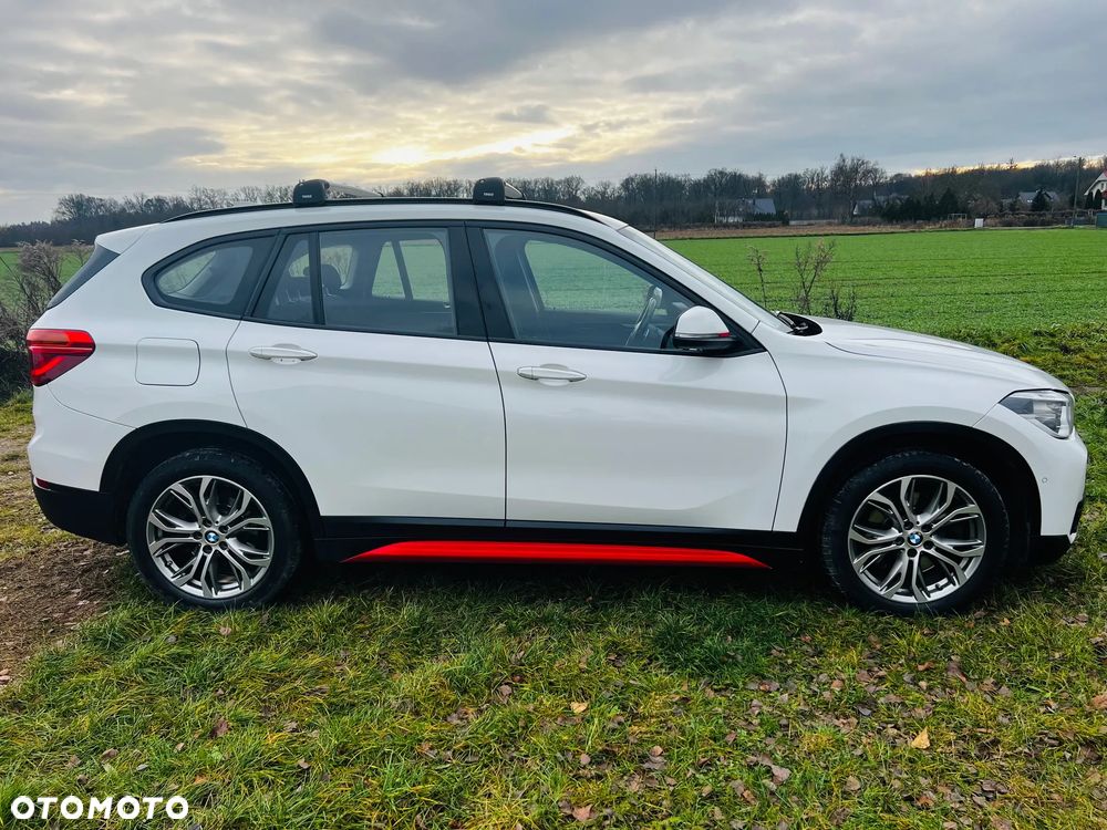 BMW X1 xDrive20i Sport Line - 3