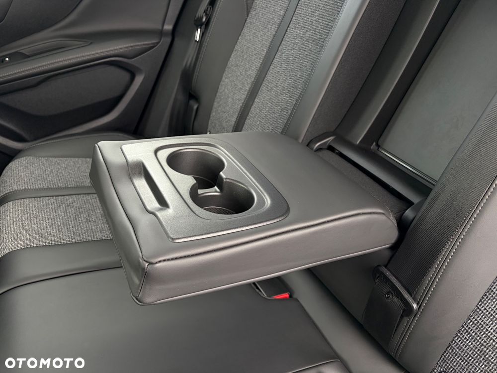 Peugeot 3008 PureTech 130 Stop & Start GPF EAT8 Allure - 24