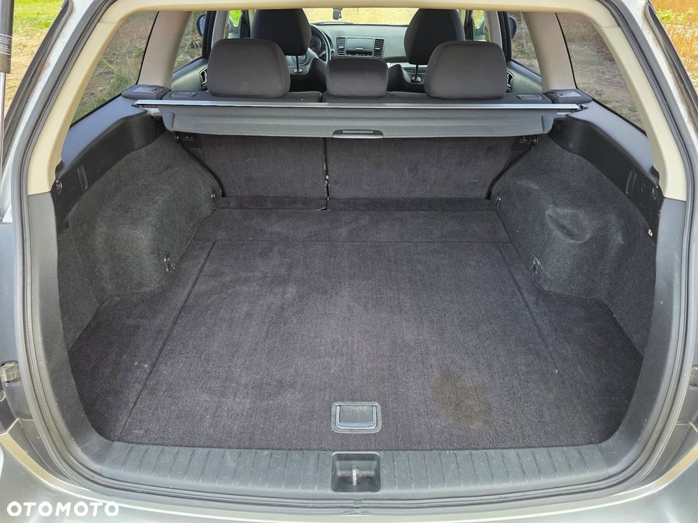 Subaru Legacy - 27