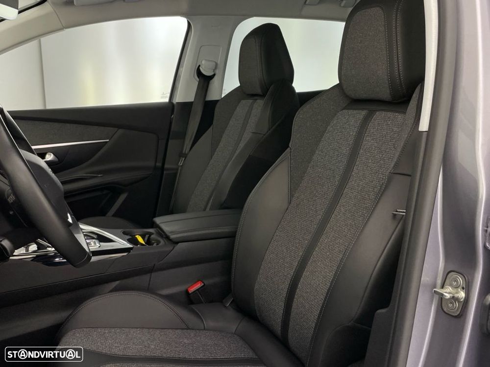 Peugeot 3008 1.6 Hybrid Allure e-EAT8 — fotografia 18