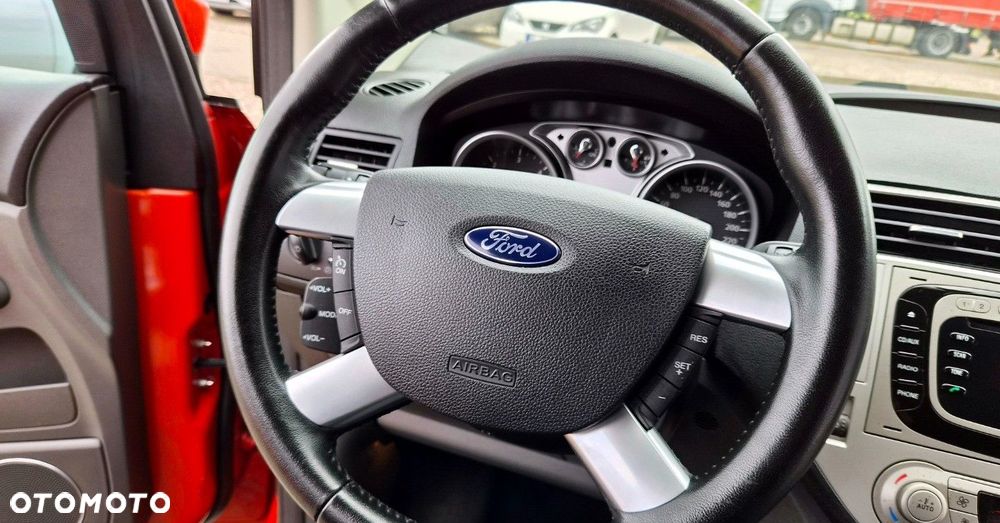 Ford Kuga - 26