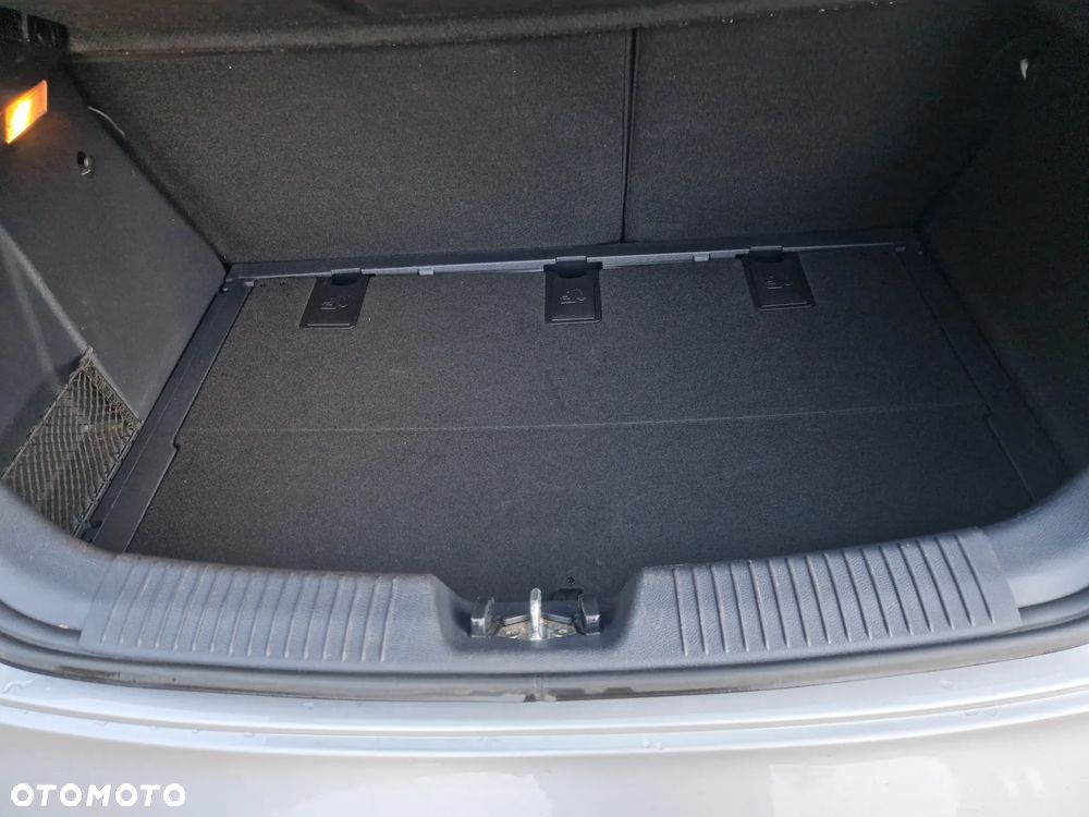 Kia Rio 1.4 Edition 7 - 12