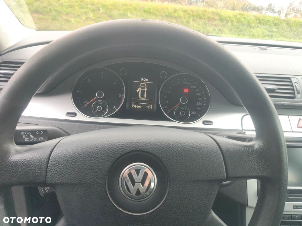 Volkswagen Passat 2.0 TDI DPF BlueMotion Technology Comfortline - 6