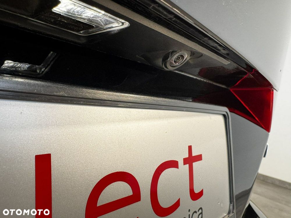 Volvo V60 Cross Country - 12