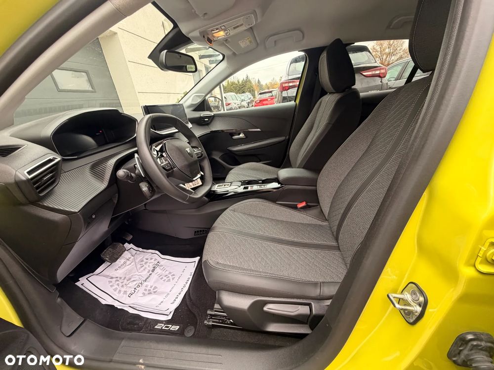 Peugeot 208 - 22