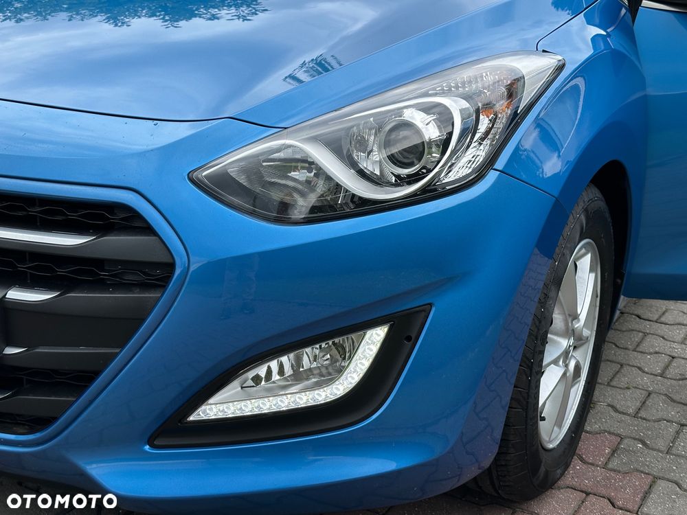 Hyundai i30 Kombi 1.6 GDi DCT Premium - 11