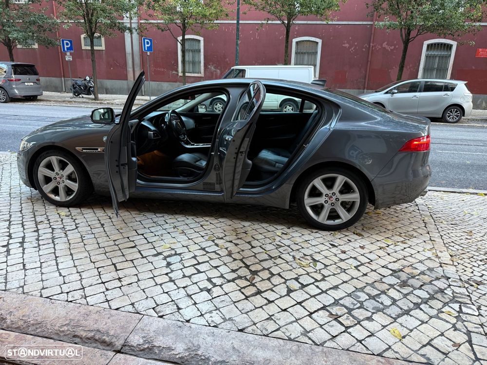 Jaguar XE 2.0 D Portfolio Aut. - 2