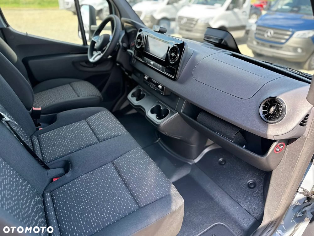 Mercedes-Benz Sprinter - 17