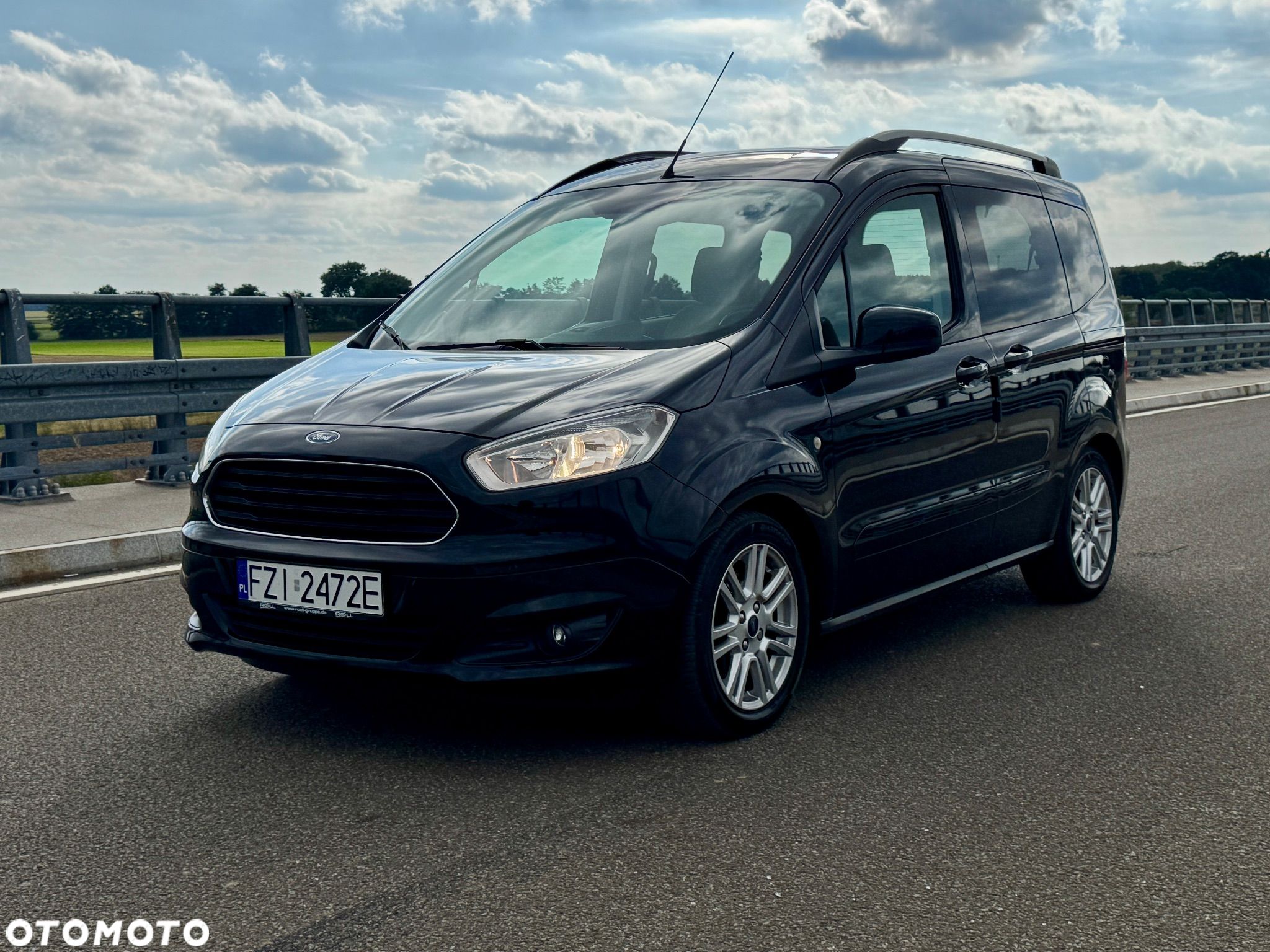Ford Tourneo Courier 1.0 EcoBoost Titanium - 1