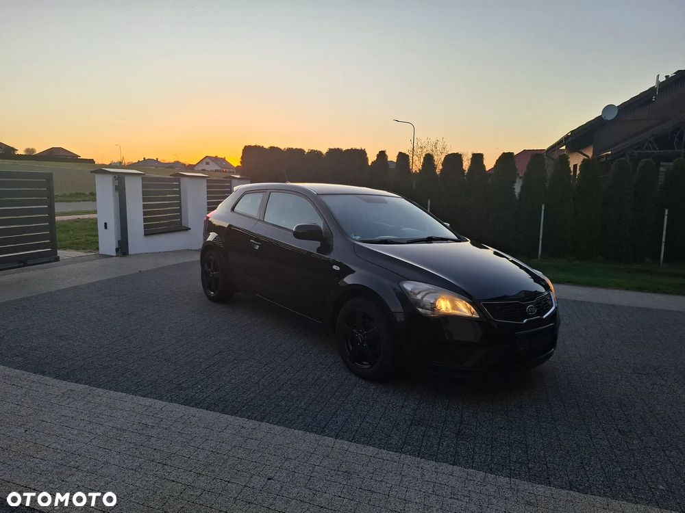 Kia ProCeed - 12