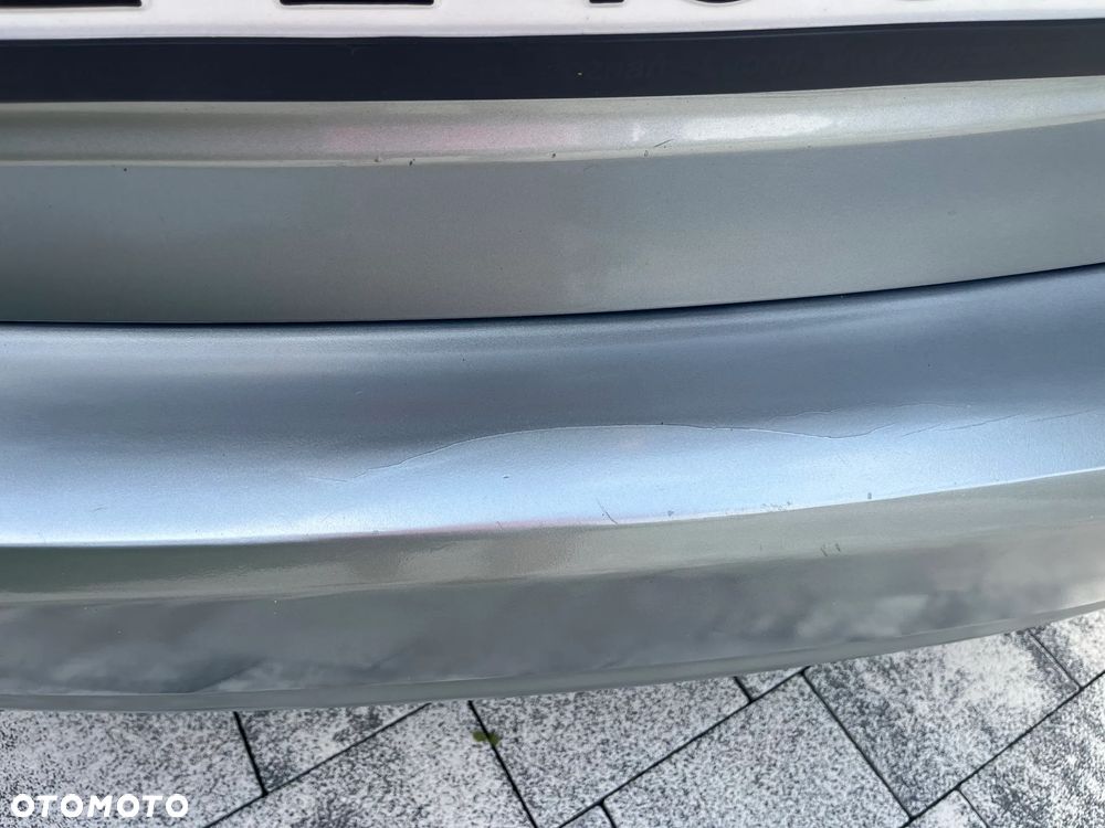 Toyota Avensis 2.0 D-4D Sol+NAVI - 19