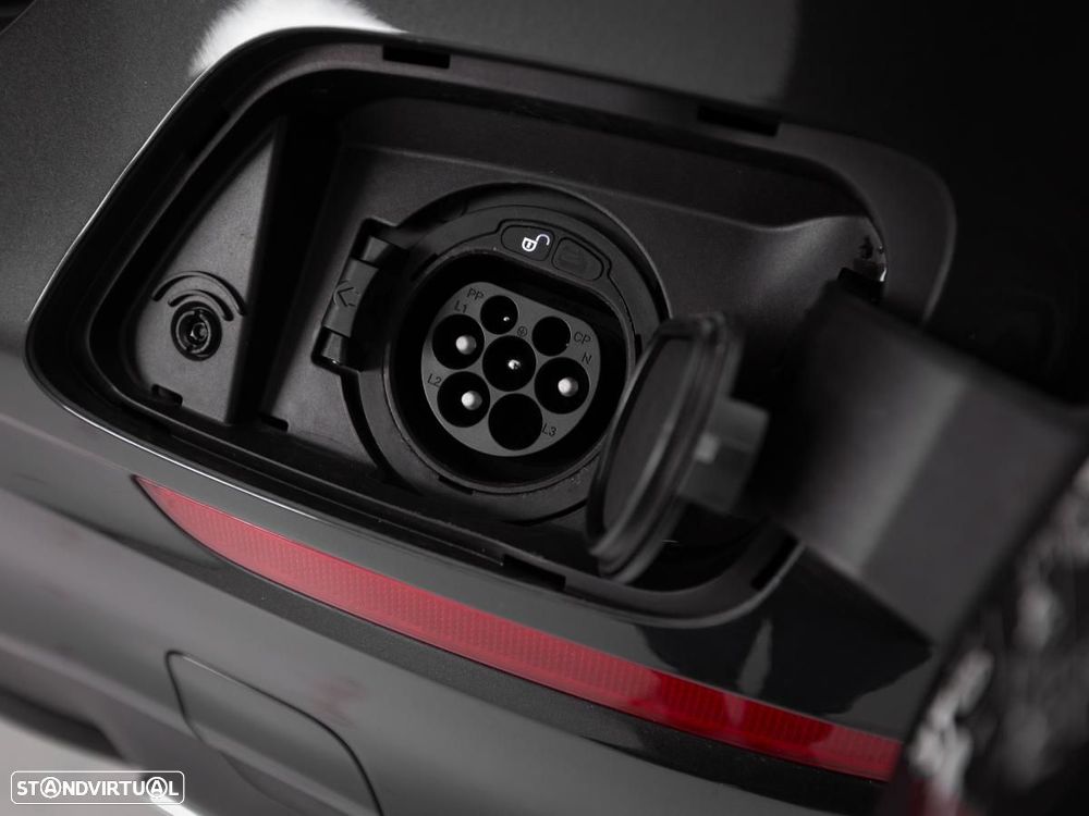 Mercedes-Benz E 300 de 4Matic 9G-TRONIC - 14