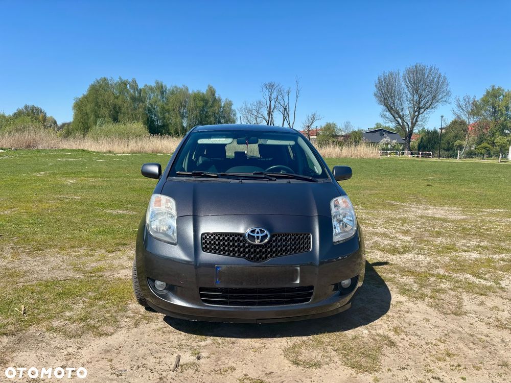 Toyota Yaris 1.3 Luna A/C - 2