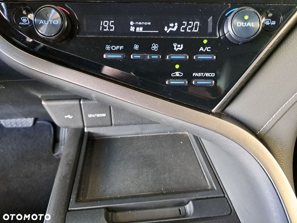 Toyota Camry 2.5 Hybrid Prestige CVT - 27