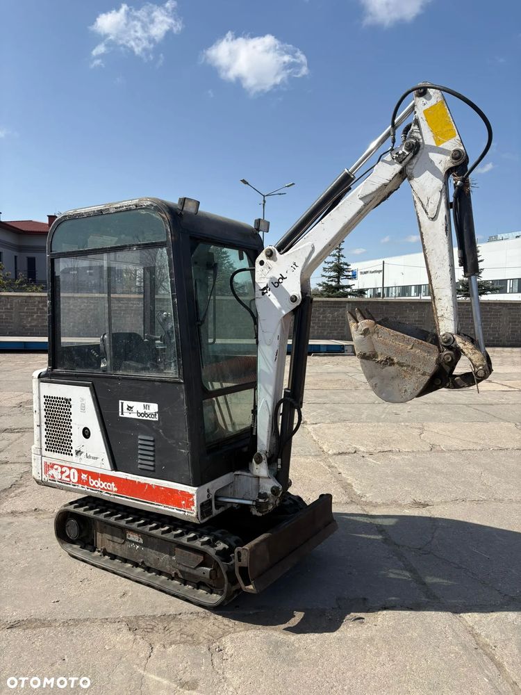 Bobcat 320 - 11