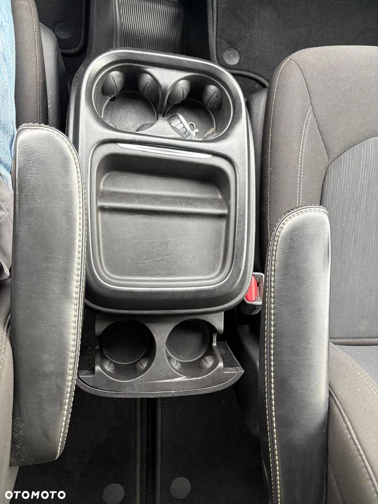 Chrysler Pacifica - 19