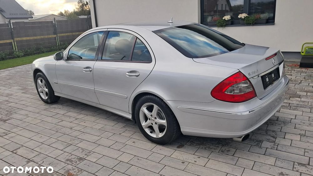 Mercedes-Benz Klasa E 280 4-Matic Elegance - 17