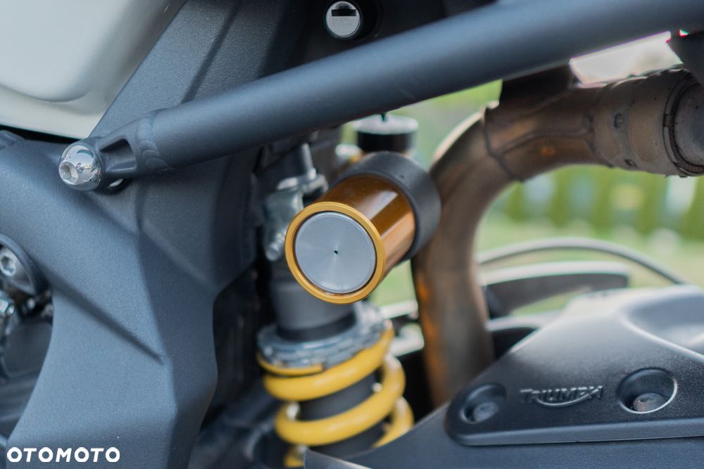 Triumph Street Triple - 29