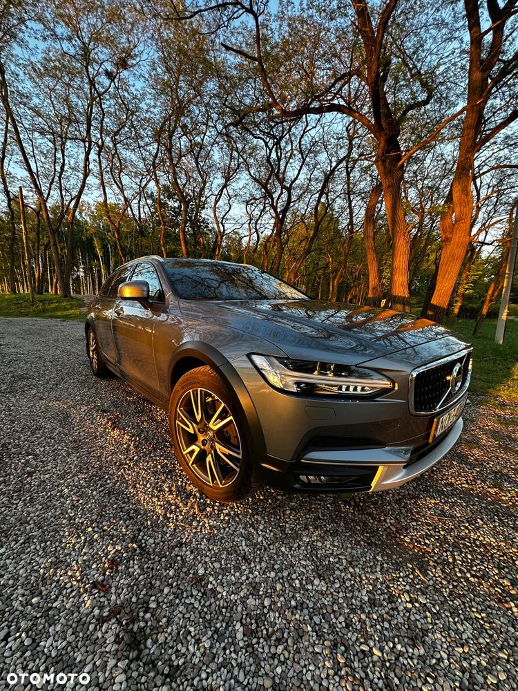 Volvo V90 D5 SCR AWD Momentum Pro - 1