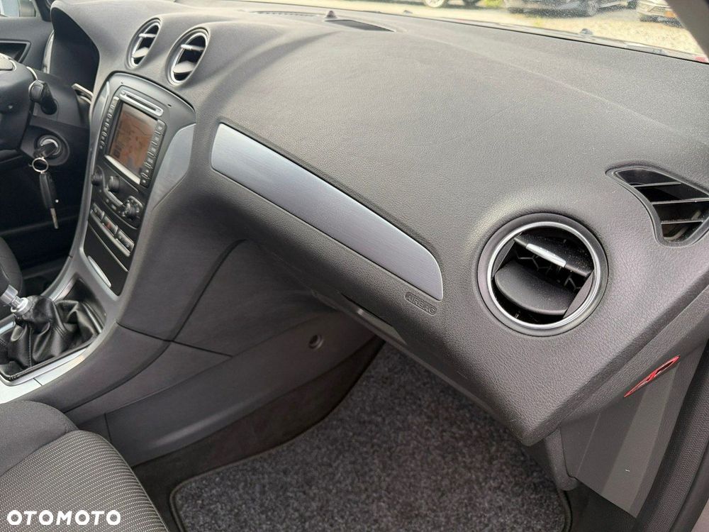 Ford Mondeo - 26
