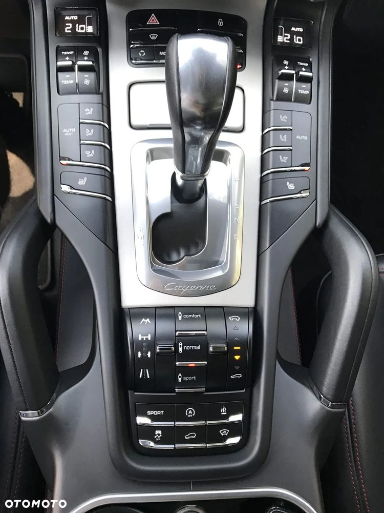 Porsche Cayenne - 2