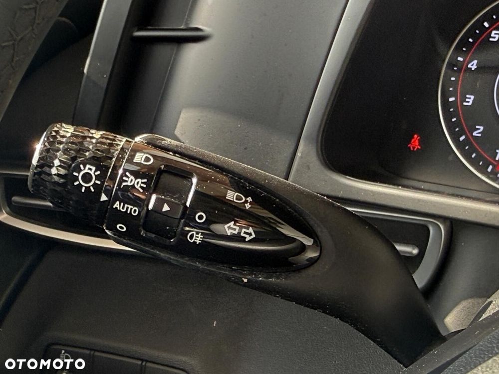 Hyundai Elantra - 16