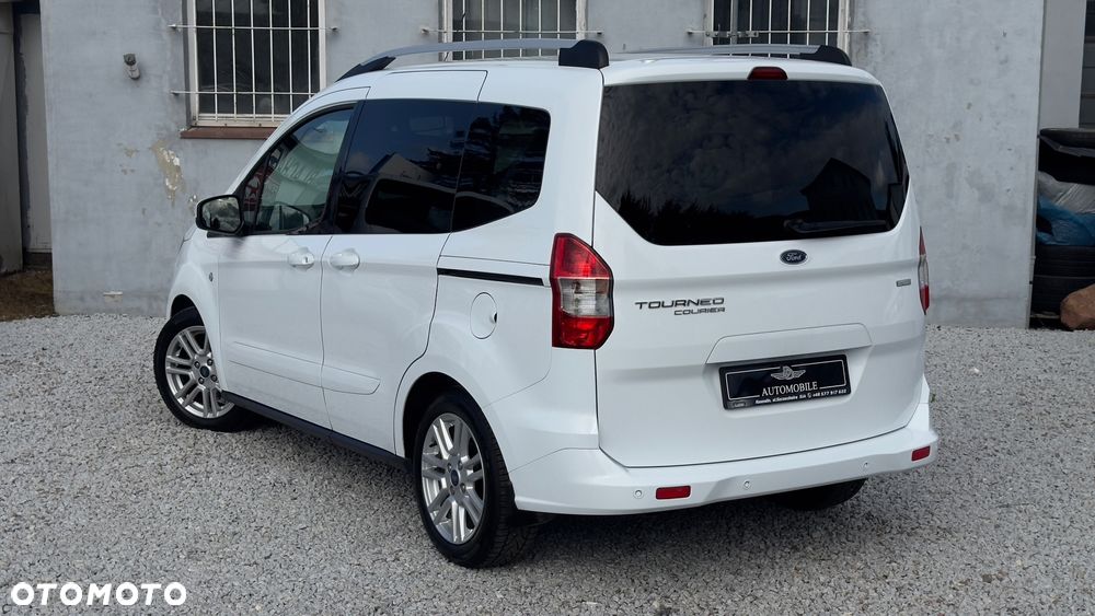 Ford Tourneo Courier 1.0 EcoBoost S&S Titanium - 3