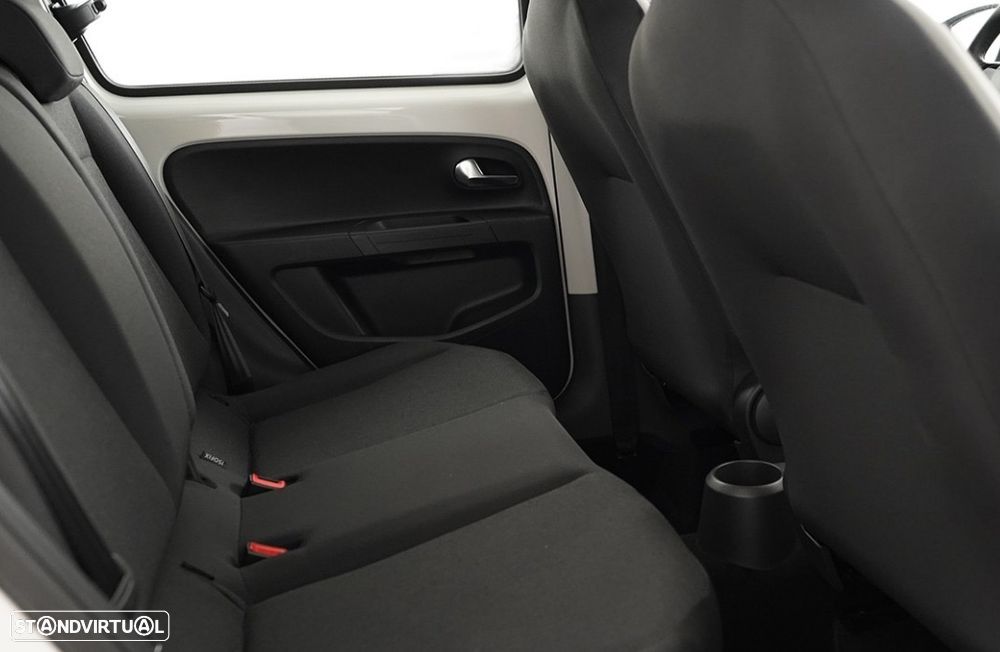 VW Cross Up! 1.0 - 9