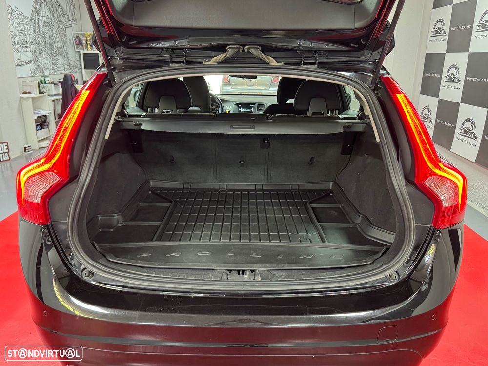 Volvo V60 D2 Momentum - 12