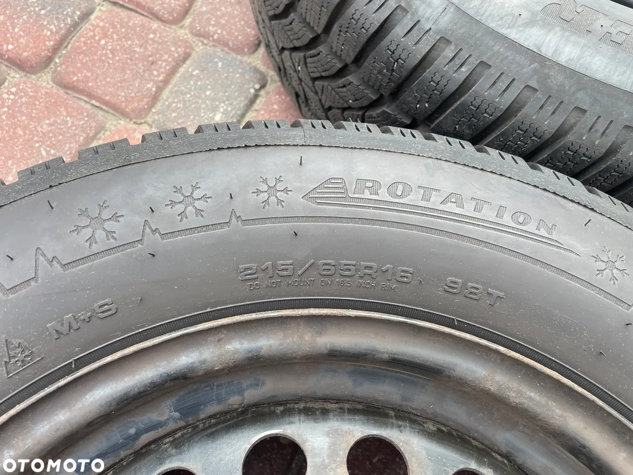 nissan qashqai renault kadjar x-trail felgi 16 zima + kołpaki 2024 rok 5x114,3 215/65/16  dunlop - 3