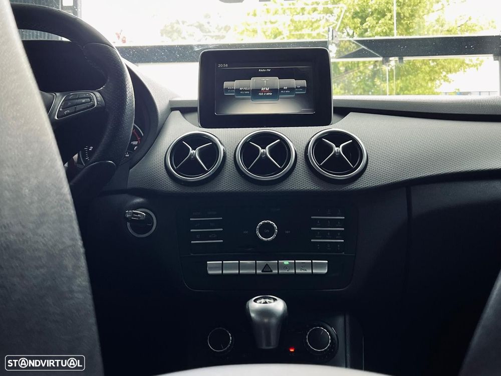 Mercedes-Benz B 180 d Style - 23