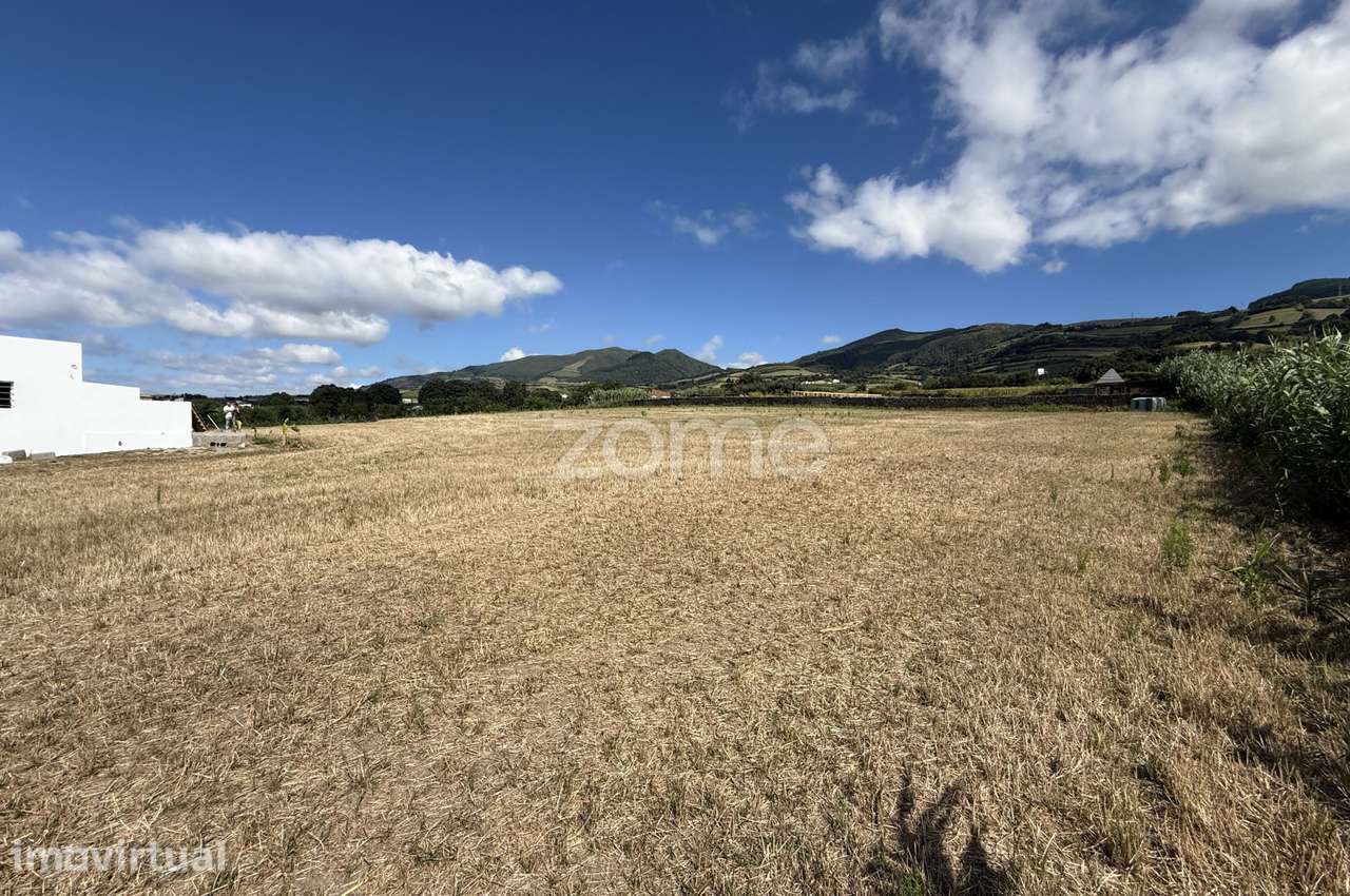 Terreno Rústico 9.740 m² com Vista Ilhéu em Vila Franca do Campo - Grande imagem: 3/24