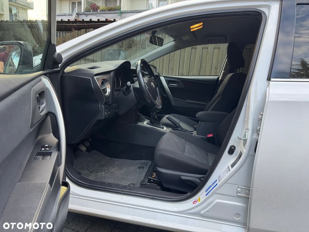 Toyota Auris 1.4 D-4D Active - 6