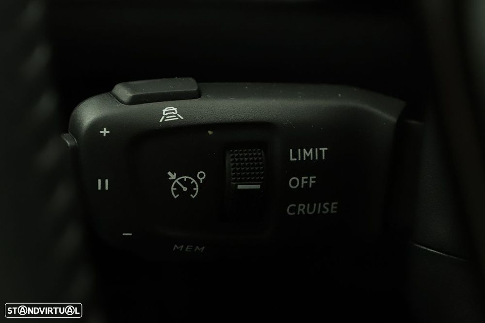 Peugeot 2008 1.2 PureTech Allure - 19