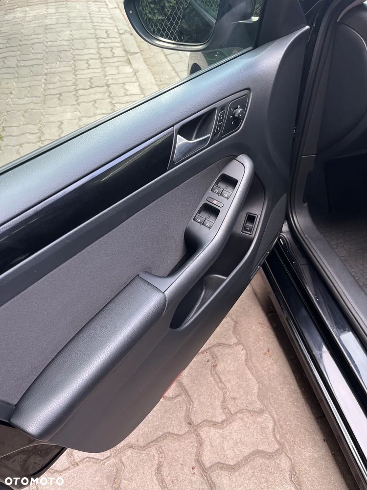 Volkswagen Jetta 1.6 TDI Comfortline - 12