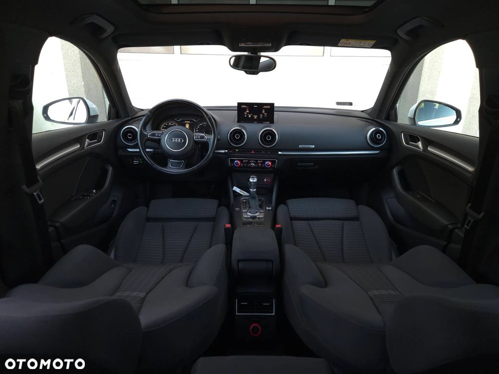 Audi A3 Sportback 1.4 TFSI E-tron Ambiente e-S tronic - 33